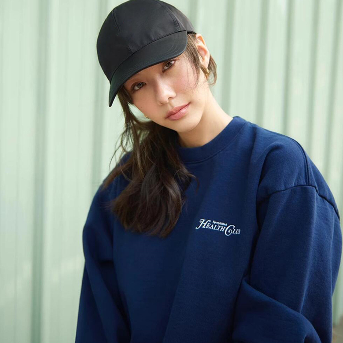 Oversized Crewneck Fleece - Clube de Saúde das Mulheres Cartas