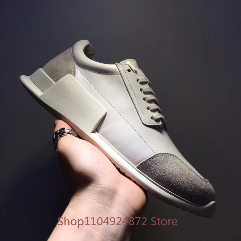 Sapatos Casuais Masculinos de  - Street Fashion Europe avaliação e preço