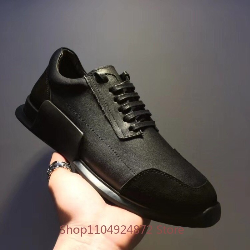 Sapatos Casuais Masculinos de  - Street Fashion Europe avaliação e preço